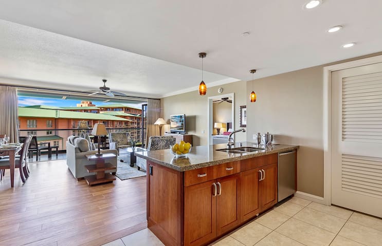 Maui Resort Rentals: Honua Kai Hokulani 748 gallery image 3