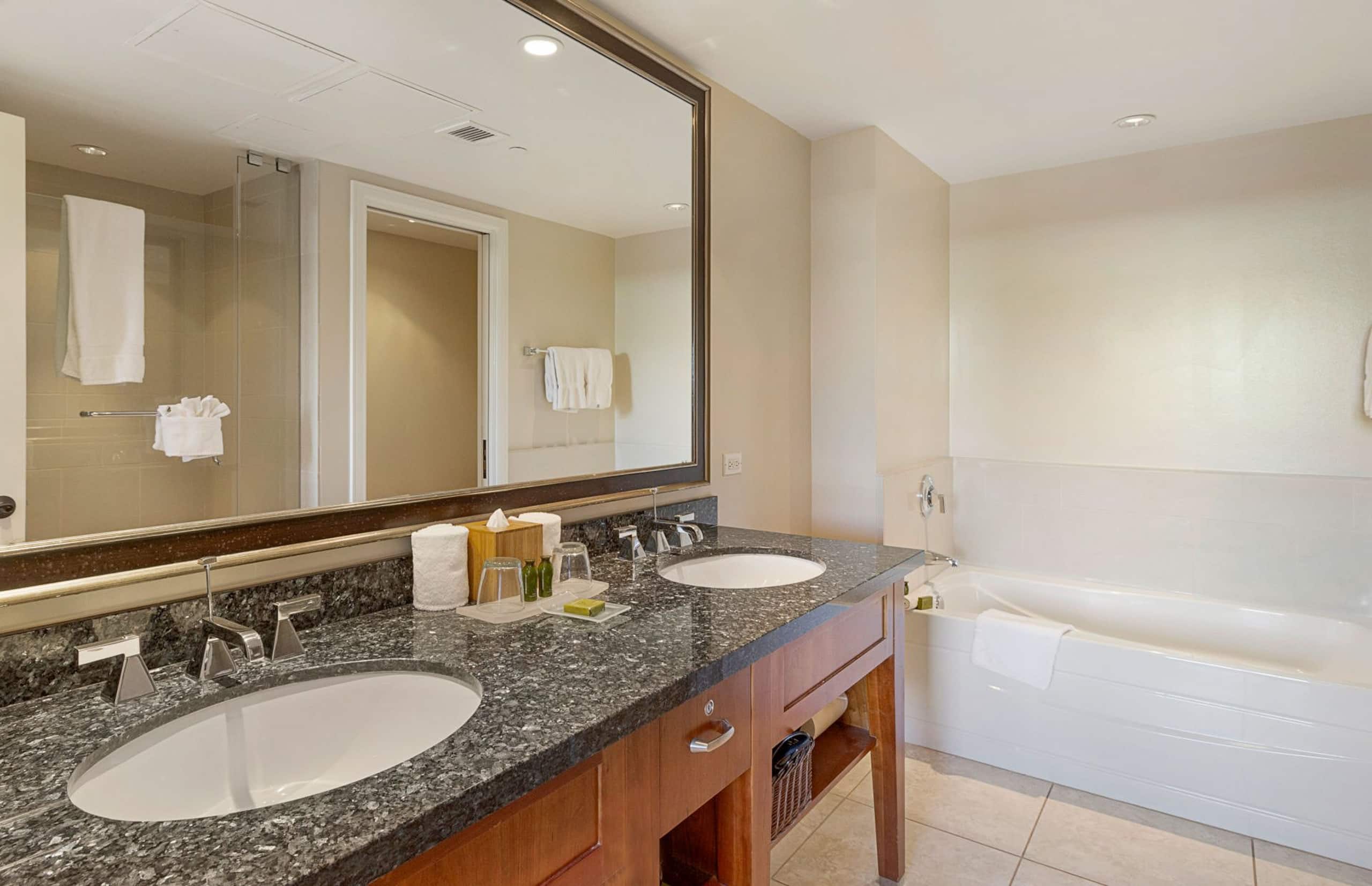 Condo in Lahaina · ★4.9 · 2 bedrooms · 3 beds · 2 baths - Image 15