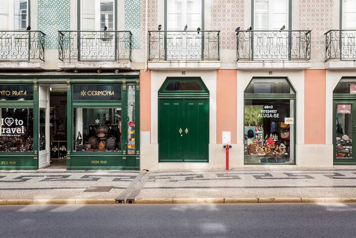 Architectural Gem in Baixa gallery image 5