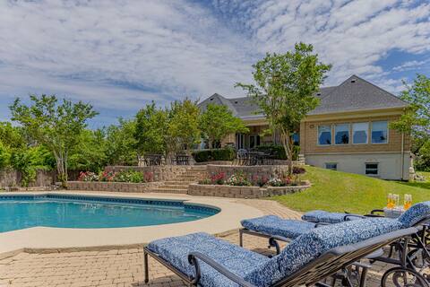 Pool | Sleeps 25 - WalkerVR French Polo Estate