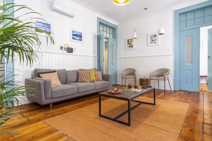 Lv Premier Baixa DO1 spacious, central, ac/design