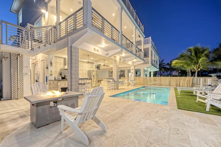 Casa Playa~ Luxury Pool Home, 36' Dock - Marathon, FL