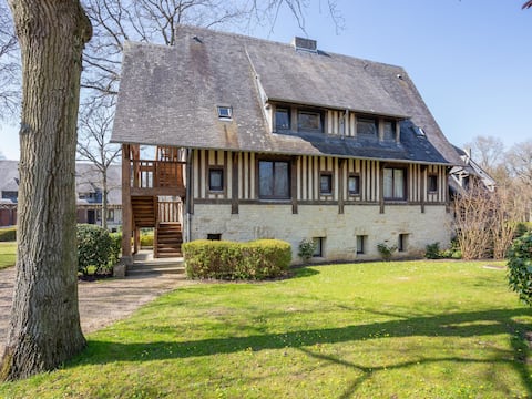 Top Airbnb: The Hauts de Deauville by Interhome à Tourgéville