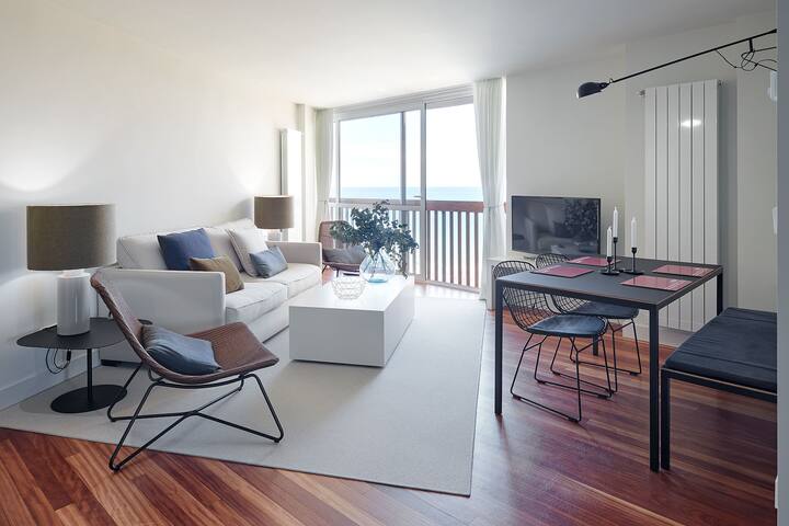 Unbeatable Seafront Brand New Apartment gallery image 3