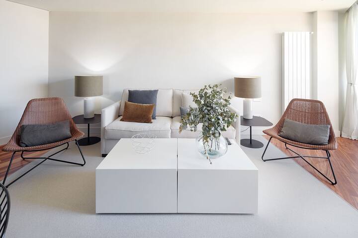 Unbeatable Seafront Brand New Apartment gallery image 4