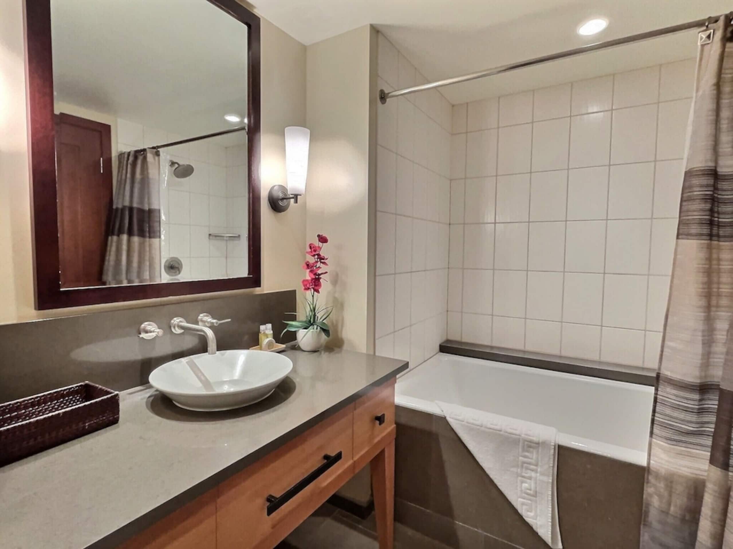 Condo in Kapolei · ★4.93 · 2 bedrooms · 4 beds · 2 private baths - Image 15