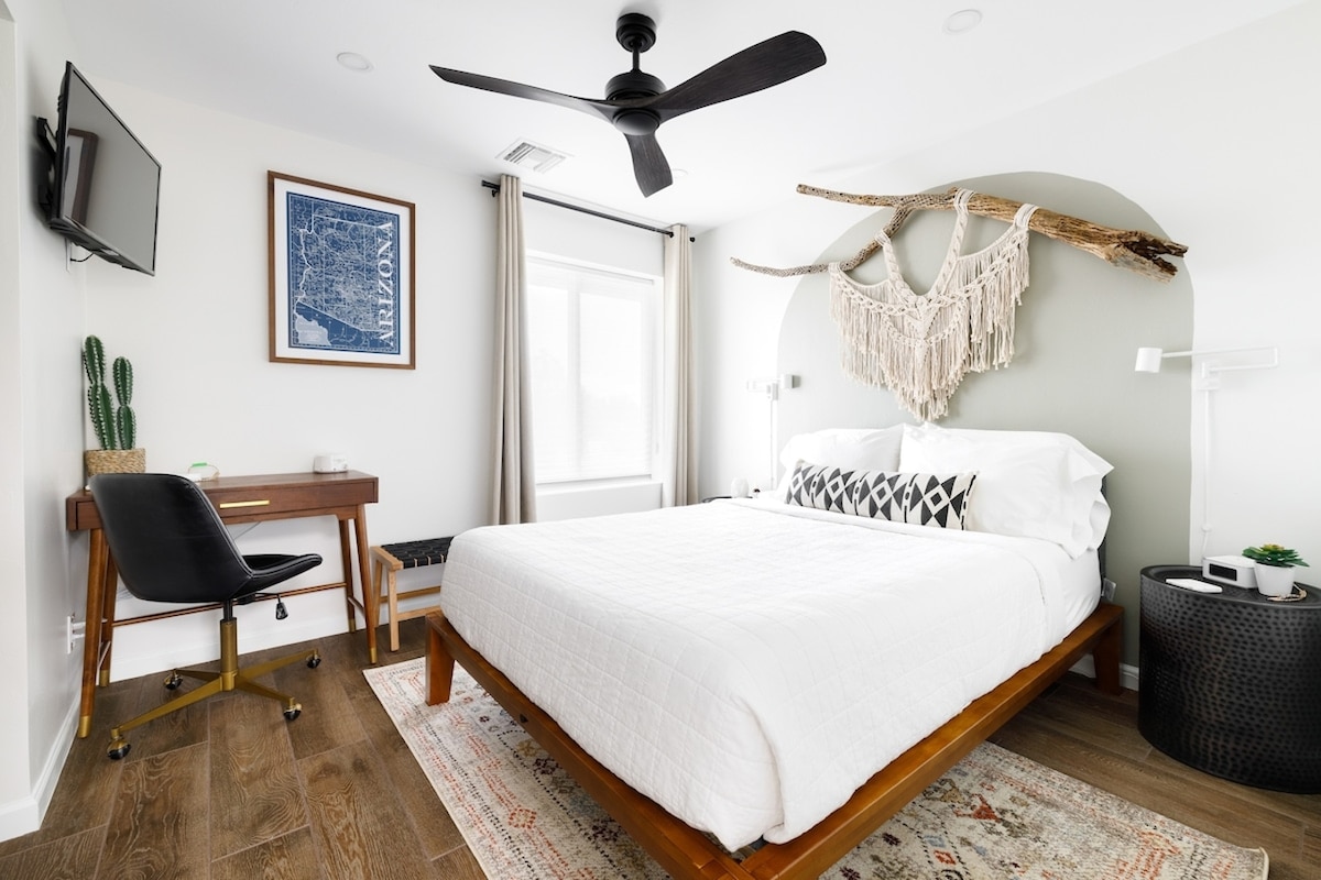 Cholla Room with king bed and handmade macrame art from local Tucson cactus.