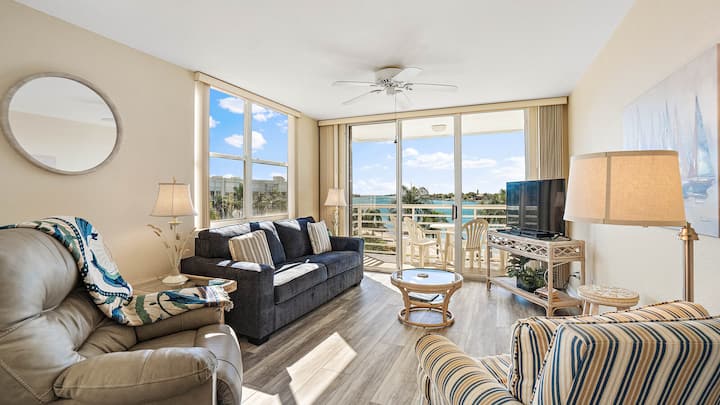 Bahia Vista 10-425 | Waterfront Condo With Balcony Views Near St. Pete Beach - St. Petersburg, FL