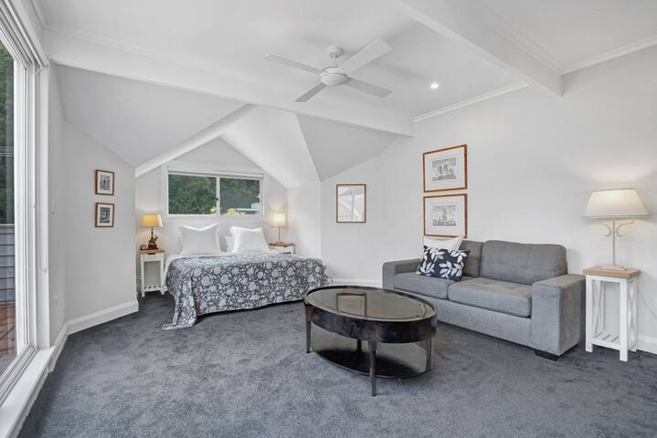 Iluka Palm Cove Penthouse gallery image 5