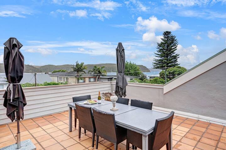 Iluka Palm Cove Penthouse gallery image 4