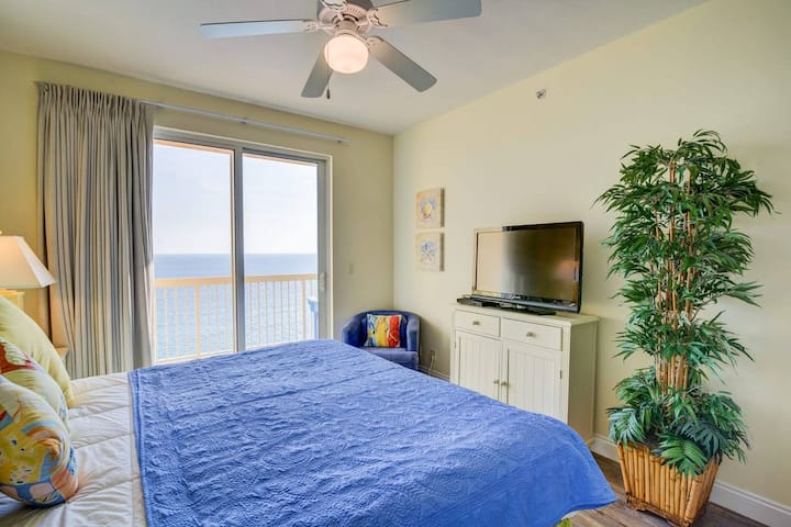 Chumba cha kulala cha kiwango cha juu kilicho na mwonekano wa bahari 