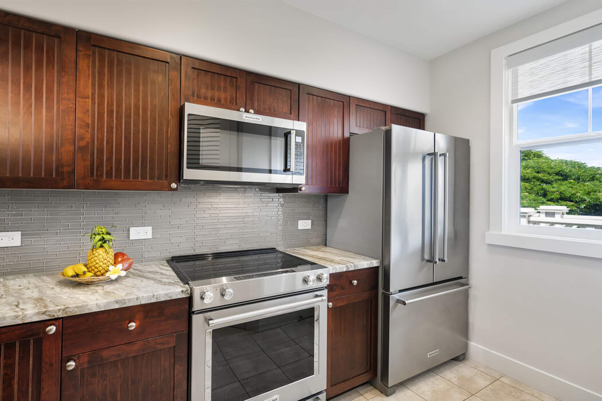 Penthouse w/ Golf & Lake Views - Photo 11