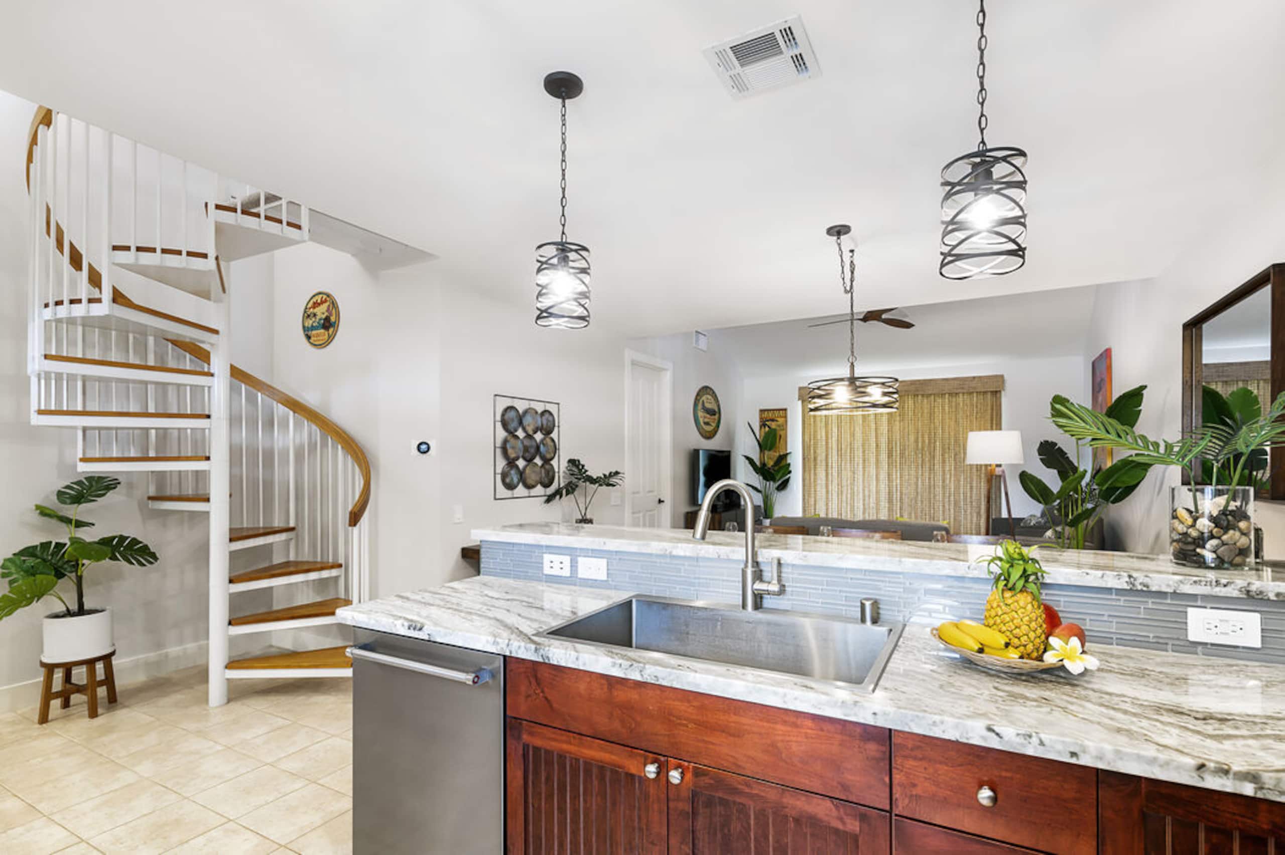 Penthouse w/ Golf & Lake Views - Photo 18
