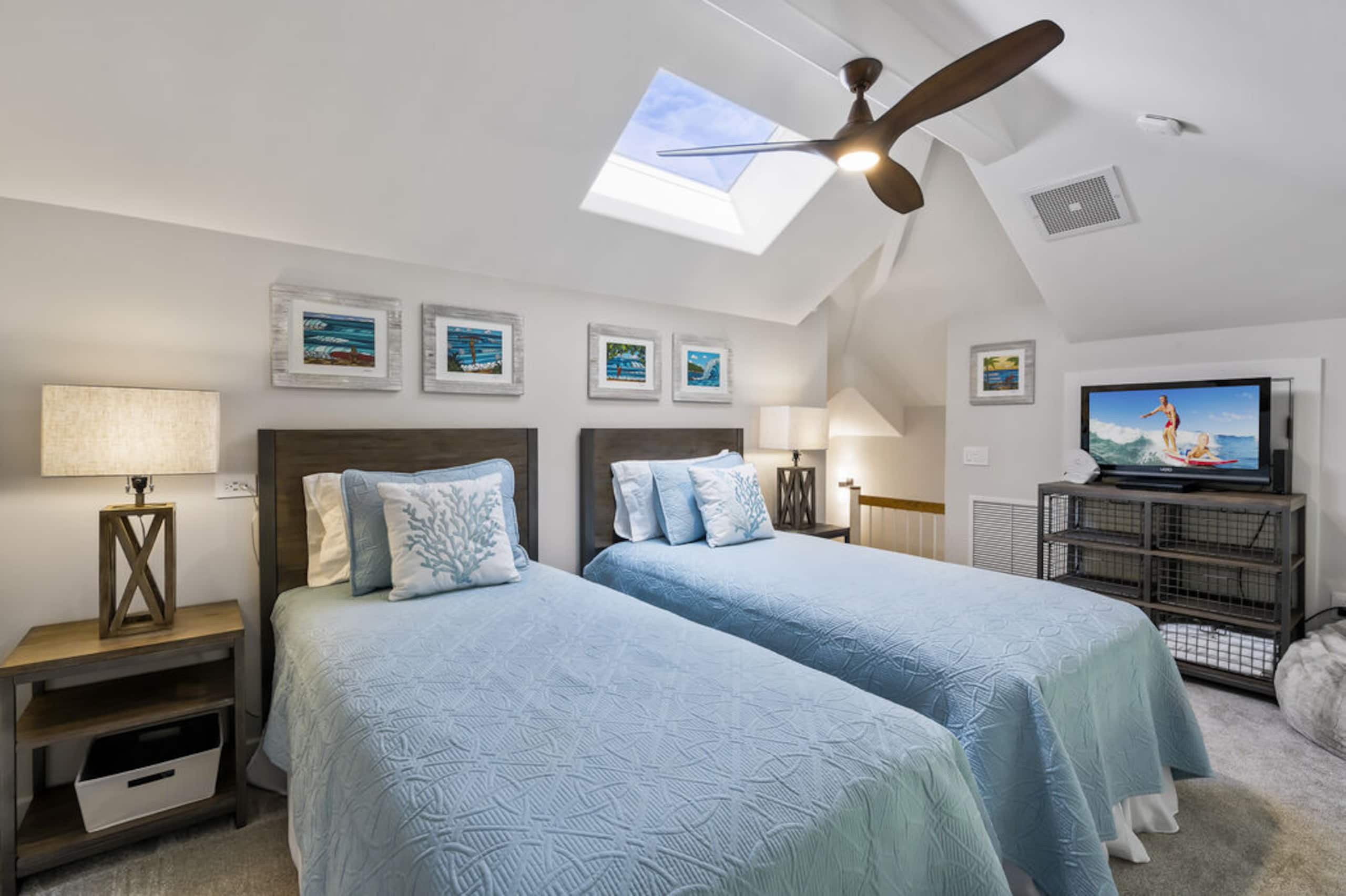 Penthouse w/ Golf & Lake Views - Photo 19
