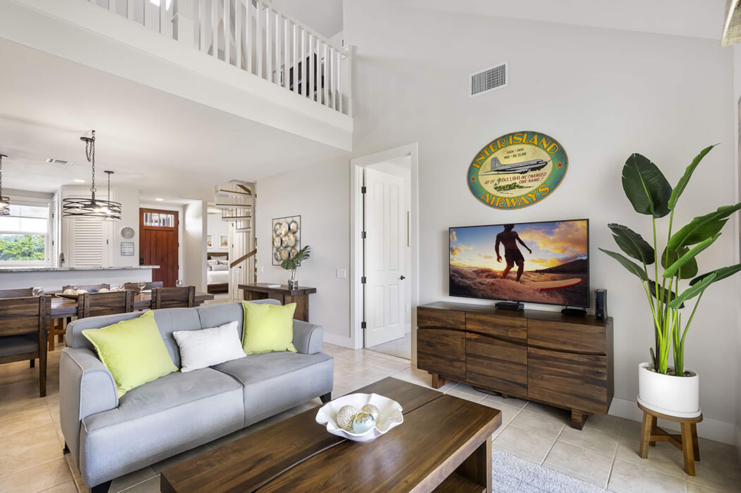 Penthouse w/ Golf & Lake Views - Photo 9