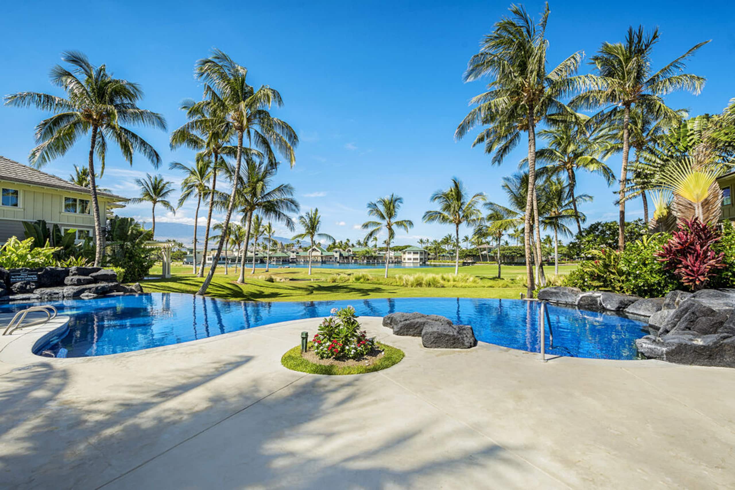 Penthouse w/ Golf & Lake Views - Photo 29