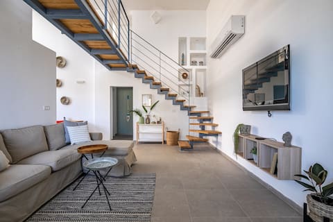 PORT CITY HAIFA-Beachfront 4 bdrms apartment+MAMAD