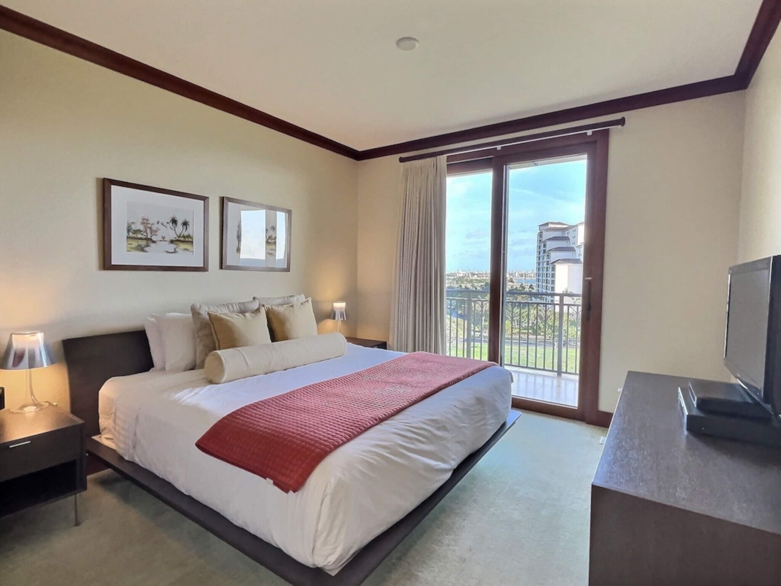 Condo in Kapolei · ★5.0 · 2 bedrooms · 2 beds · 2 private baths - Image 1
