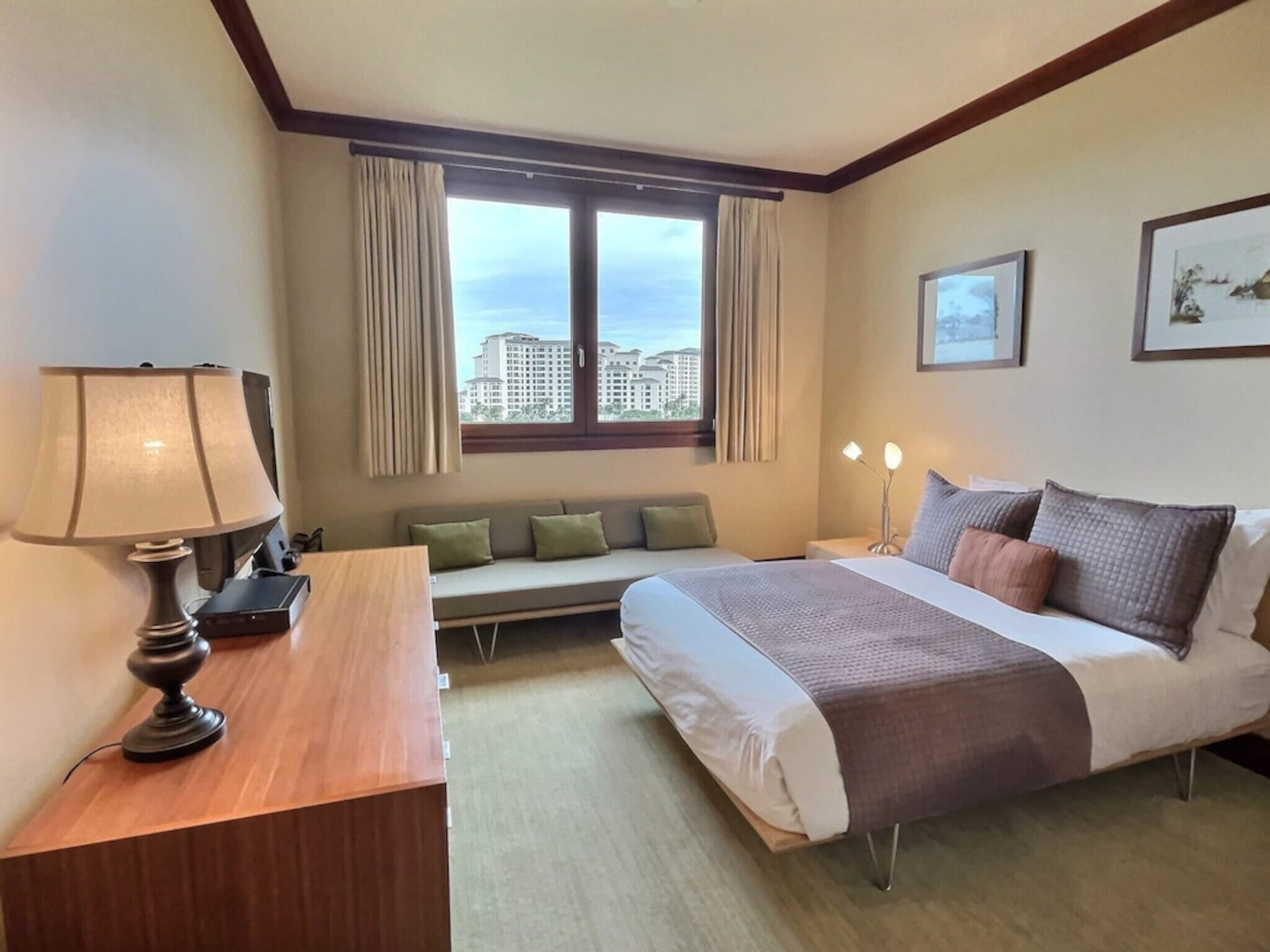 Condo in Kapolei · ★5.0 · 2 bedrooms · 2 beds · 2 private baths - Image 2