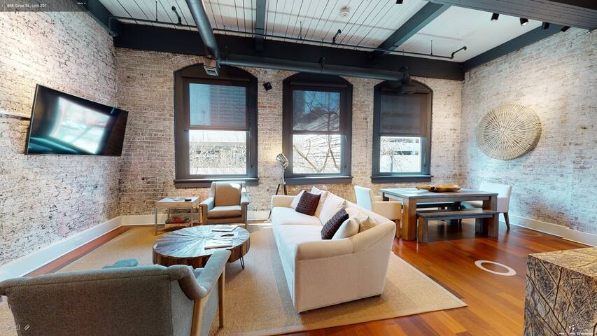 Luxury 3BD/3.5Bth-DOME-2500 SQFT-Pvt Elevator gallery image 3