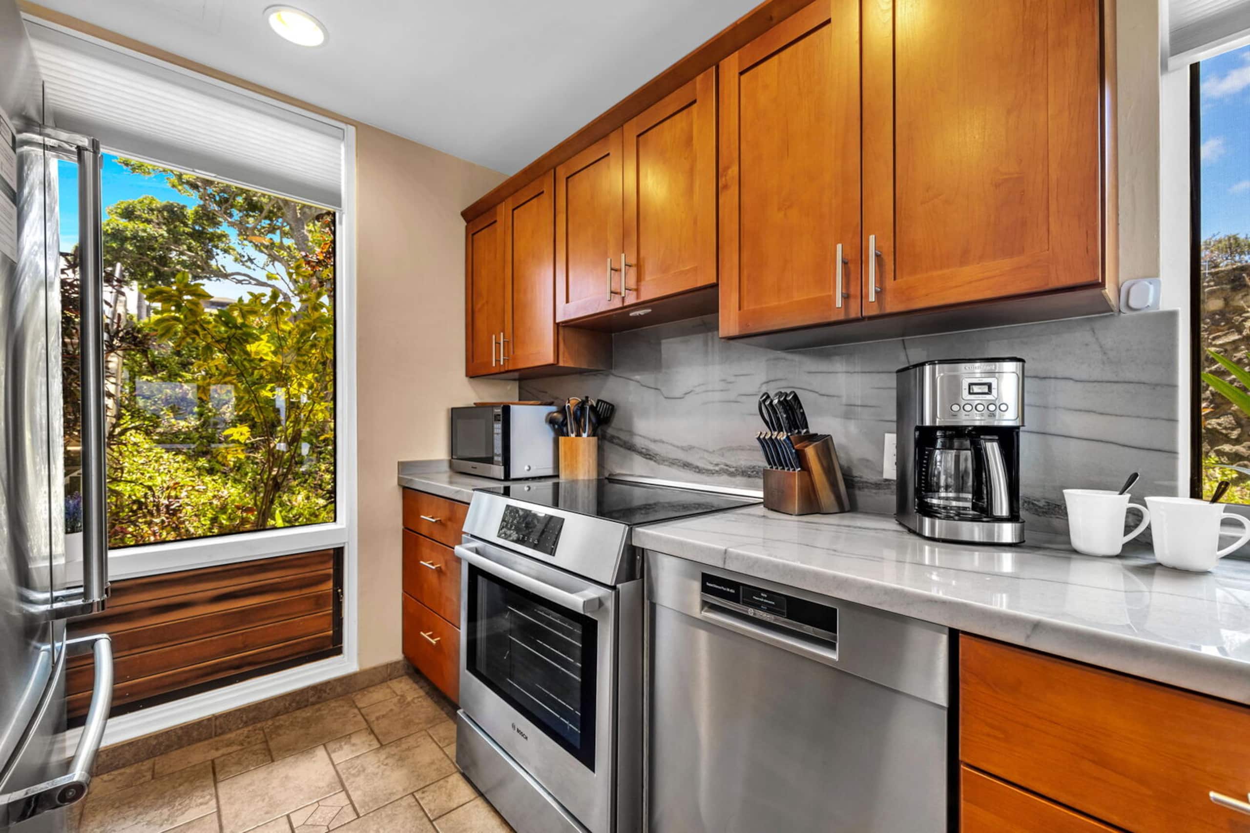 Condo in Lahaina · ★4.82 · 1 bedroom · 2 beds · 1.5 baths - Image 11