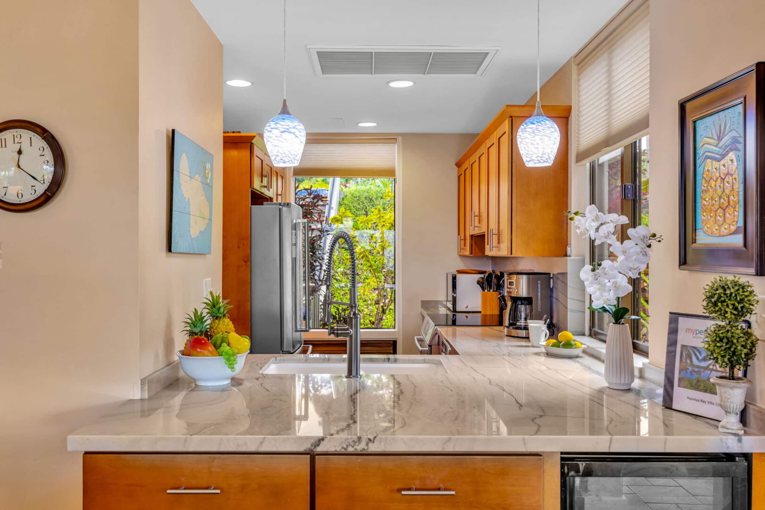 Condo in Lahaina · ★4.82 · 1 bedroom · 2 beds · 1.5 baths - Image 3