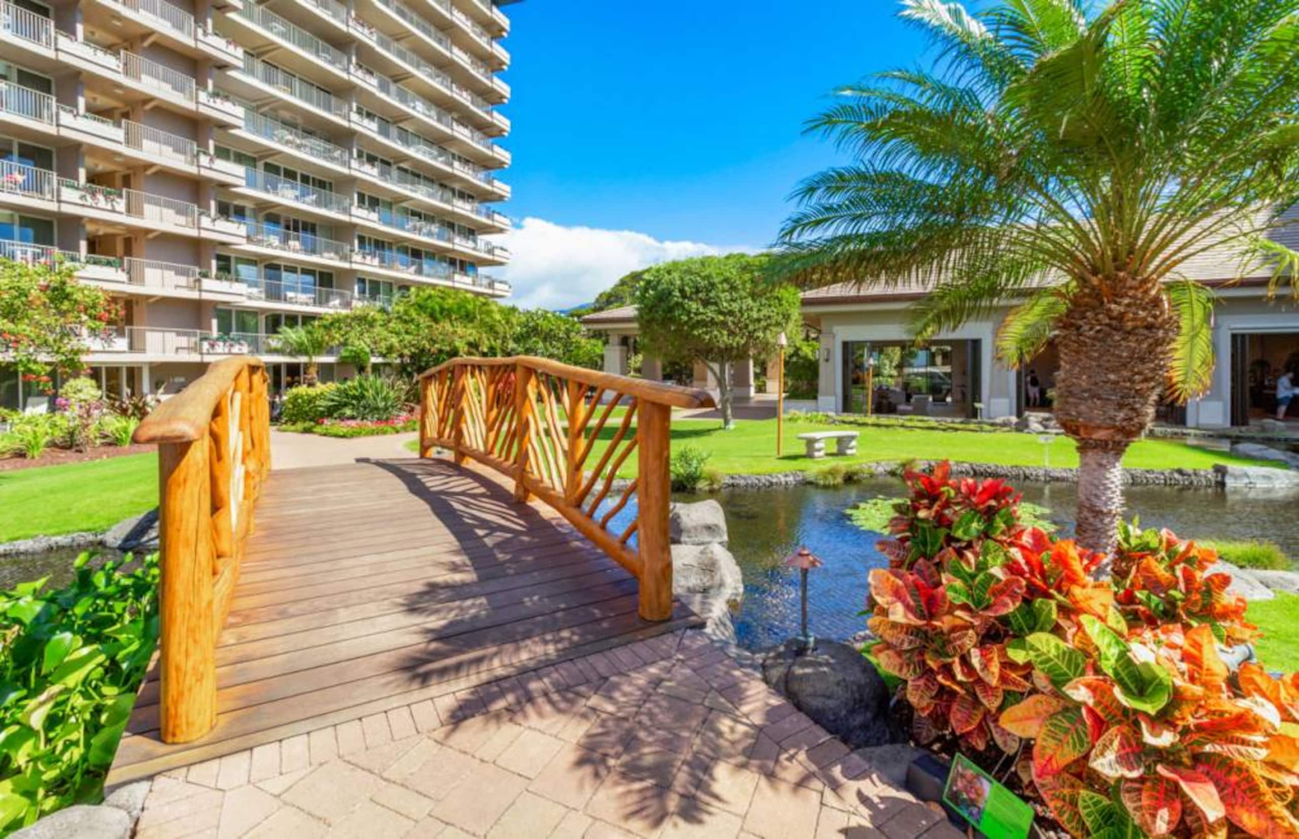 Condo in Lahaina · ★4.88 · Studio · 1 bath - Image 25
