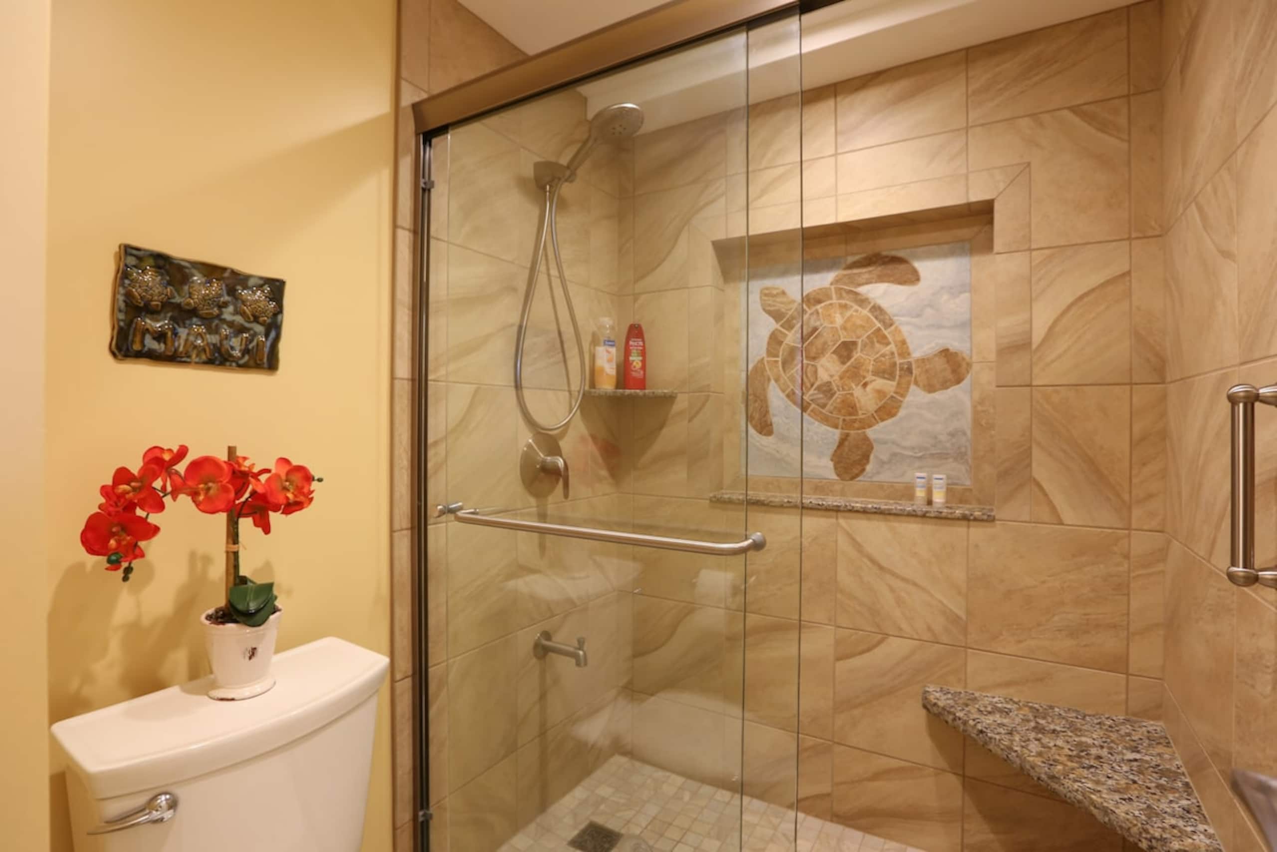 Condo in Lahaina · ★4.88 · Studio · 1 bath - Image 4
