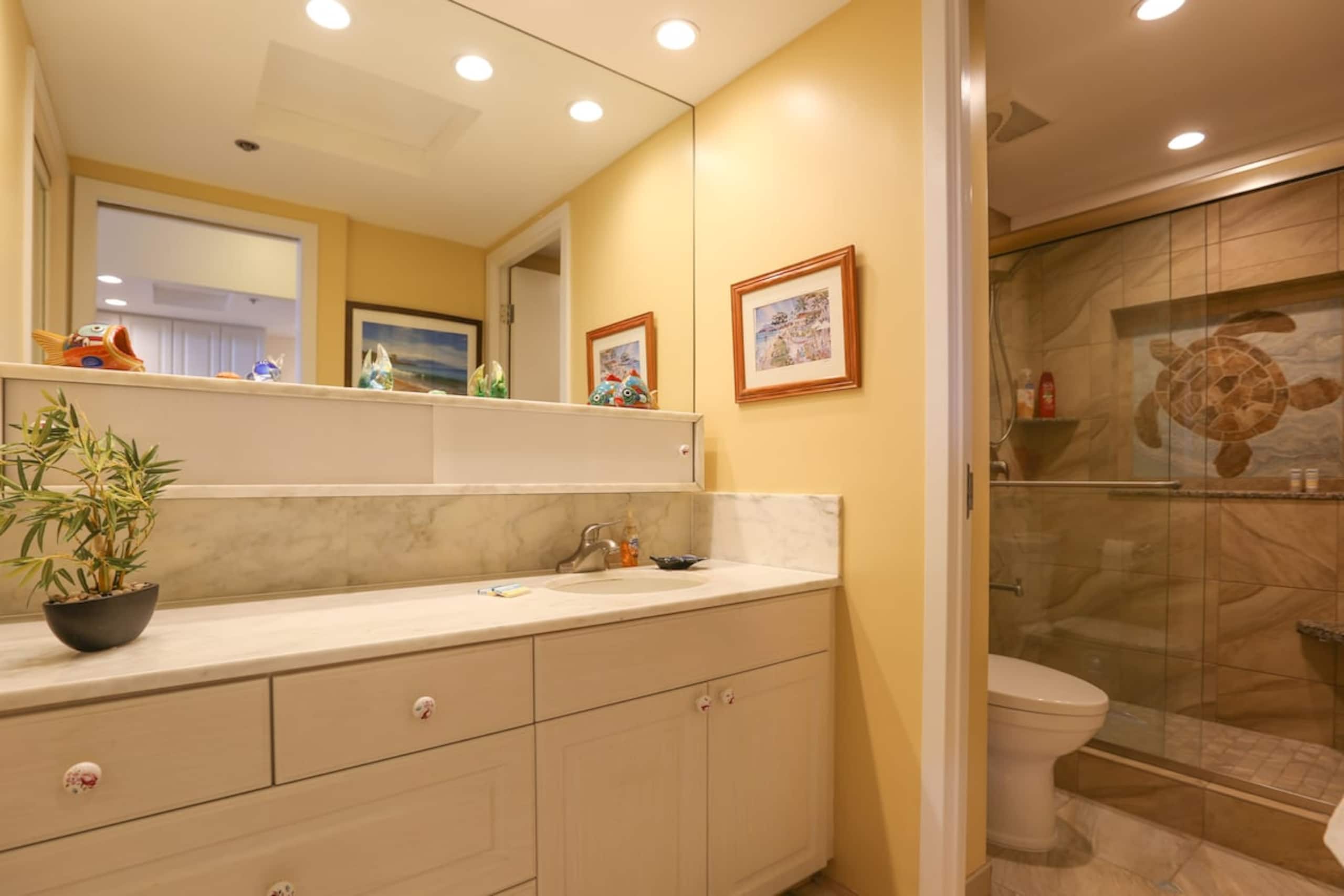 Condo in Lahaina · ★4.88 · Studio · 1 bath - Image 10