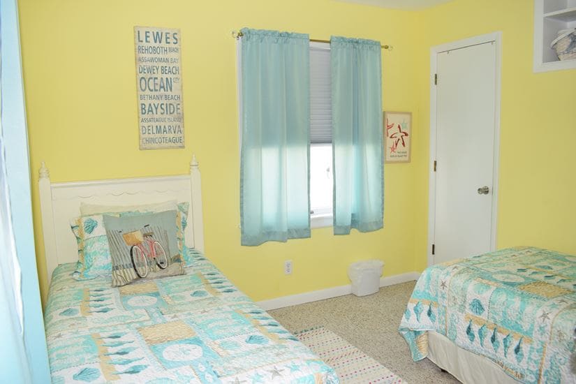 卧室1有两张单人床。1楼