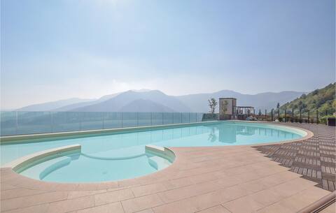 Awesome home in Magliolo with kitchen