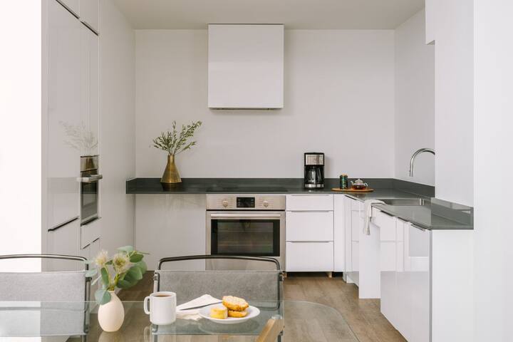 Sonder at One Platt | Spacious 2BR Apt gallery image 4