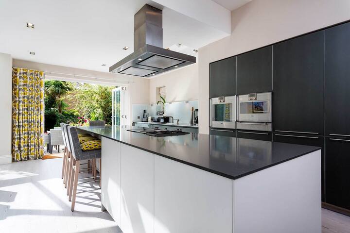 Webster Gardens by Veeve gallery image 3