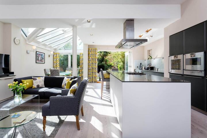 Webster Gardens by Veeve