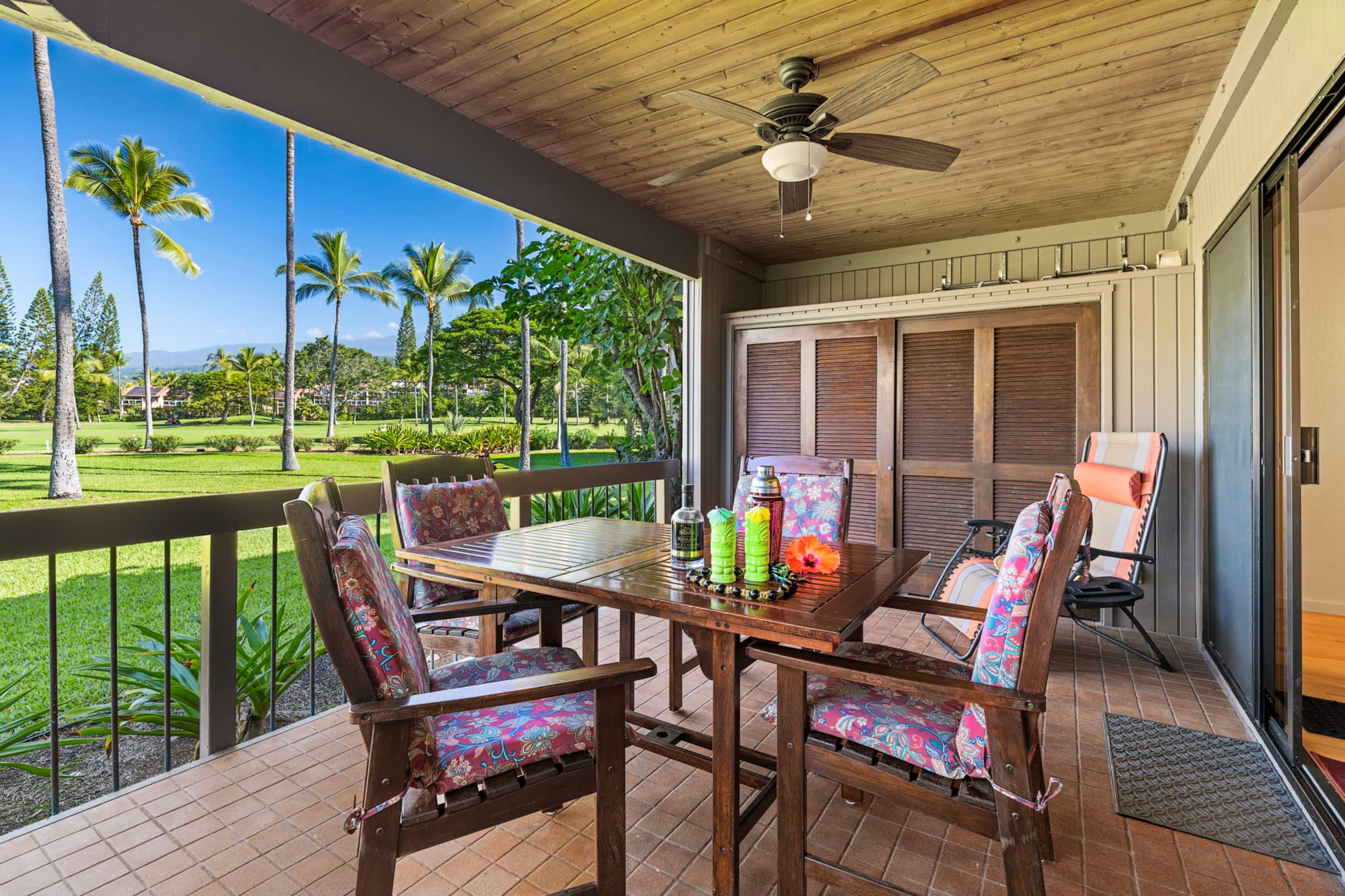 Condo in Kailua-Kona · ★4.88 · 2 bedrooms · 3 beds · 2 baths - Image 2