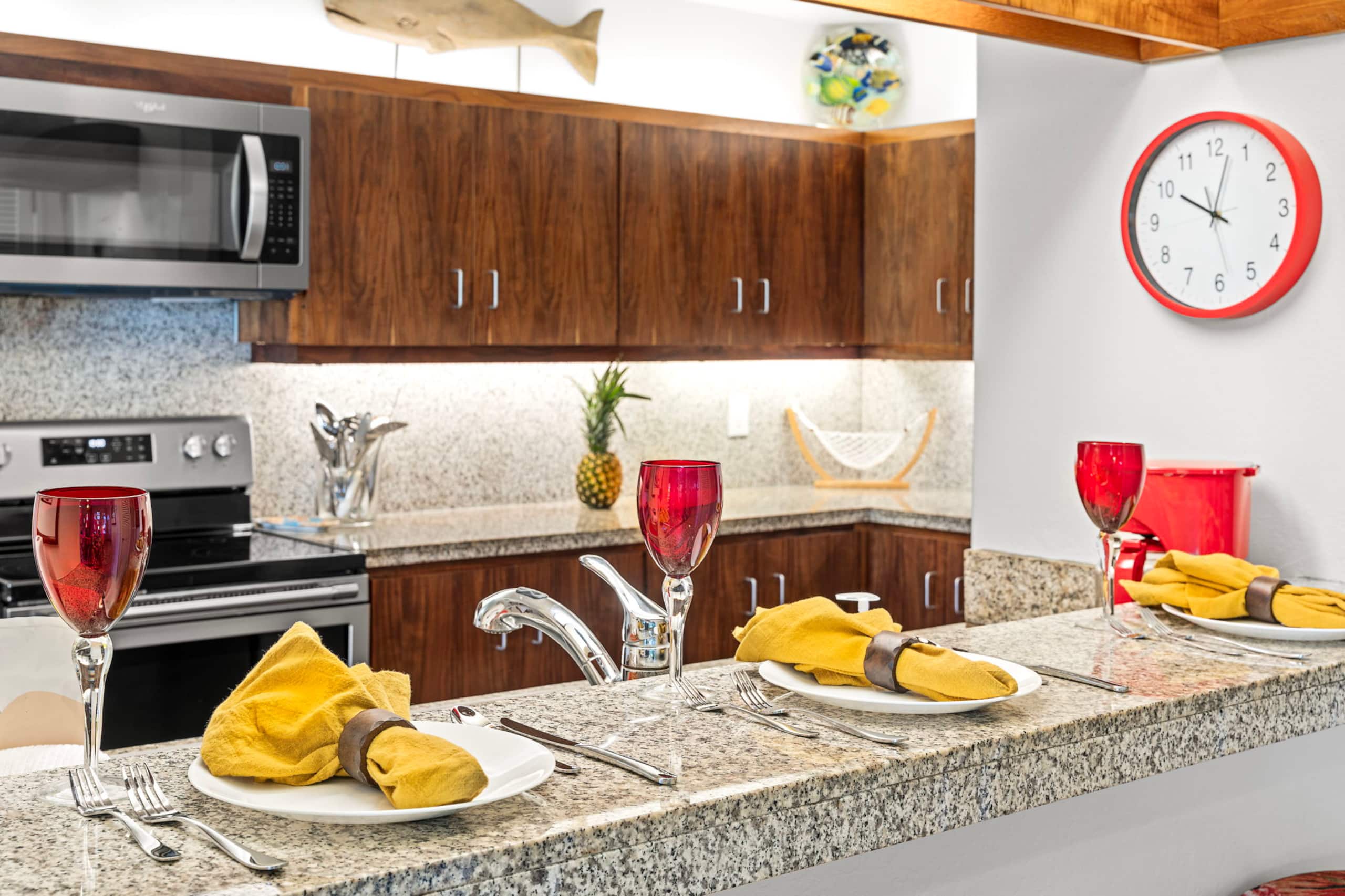 Condo in Kailua-Kona · ★4.88 · 2 bedrooms · 3 beds · 2 baths - Image 10