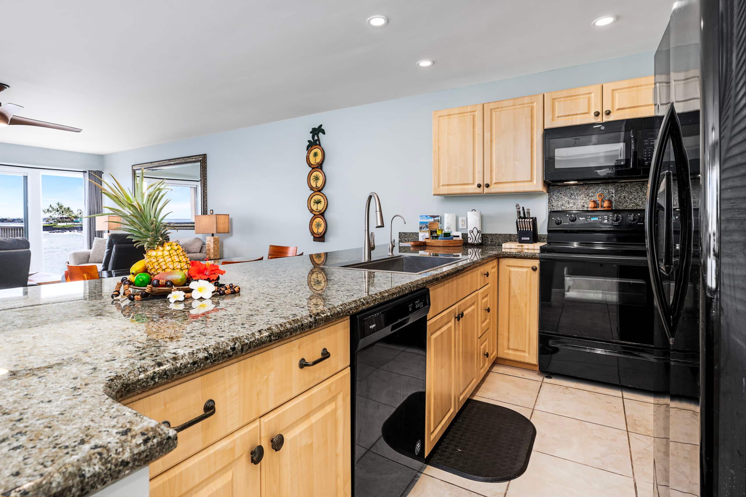 Condo in Kailua-Kona · ★4.51 · 2 bedrooms · 4 beds · 2 baths - Image 11
