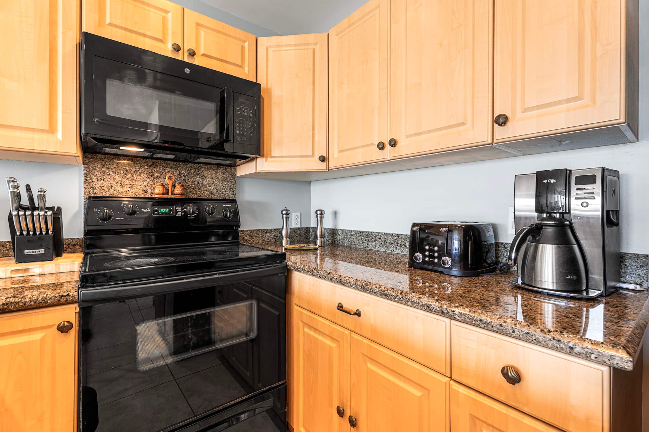 Condo in Kailua-Kona · ★4.51 · 2 bedrooms · 4 beds · 2 baths - Image 12