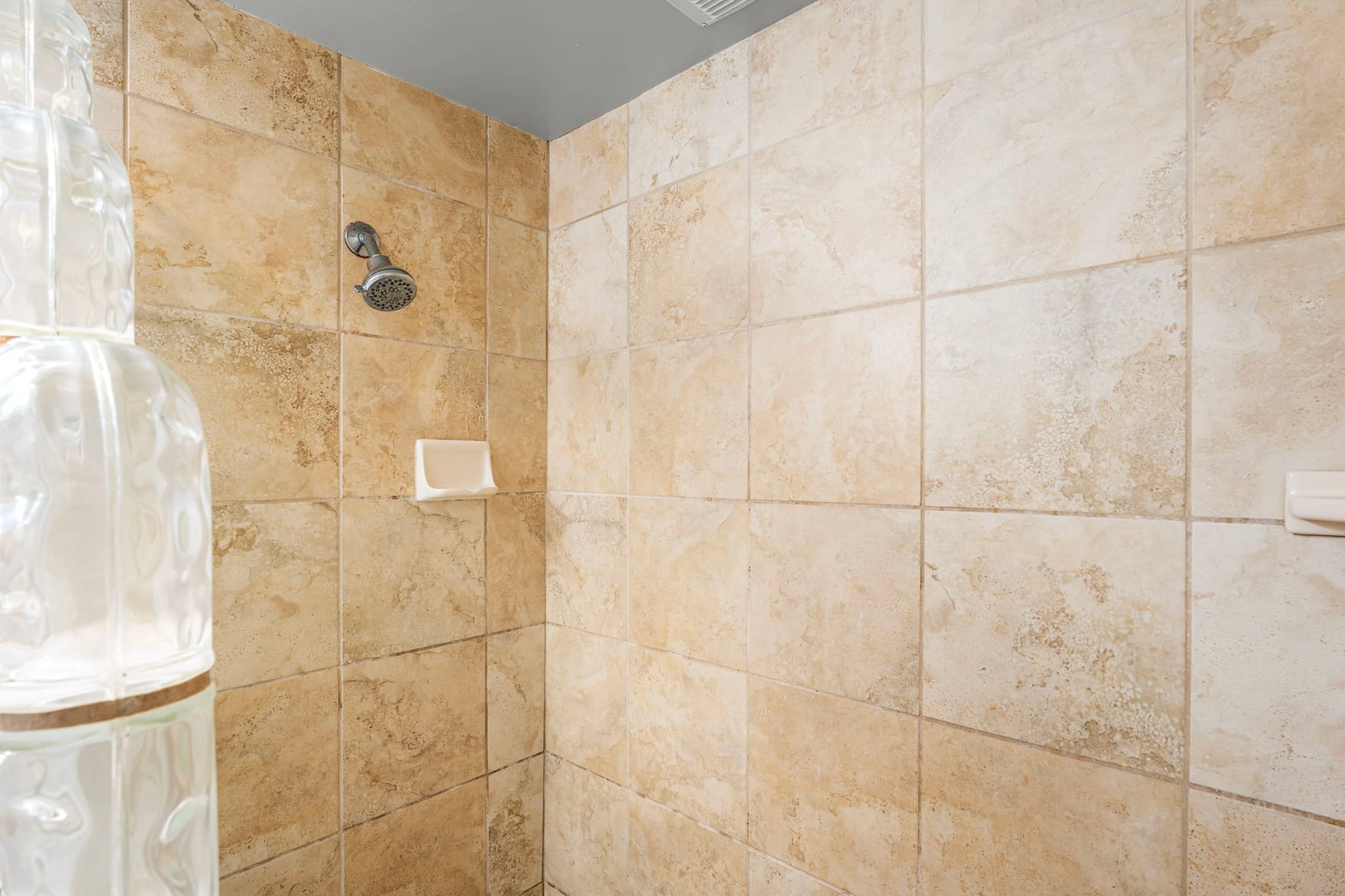 Condo in Kailua-Kona · ★4.51 · 2 bedrooms · 4 beds · 2 baths - Image 17