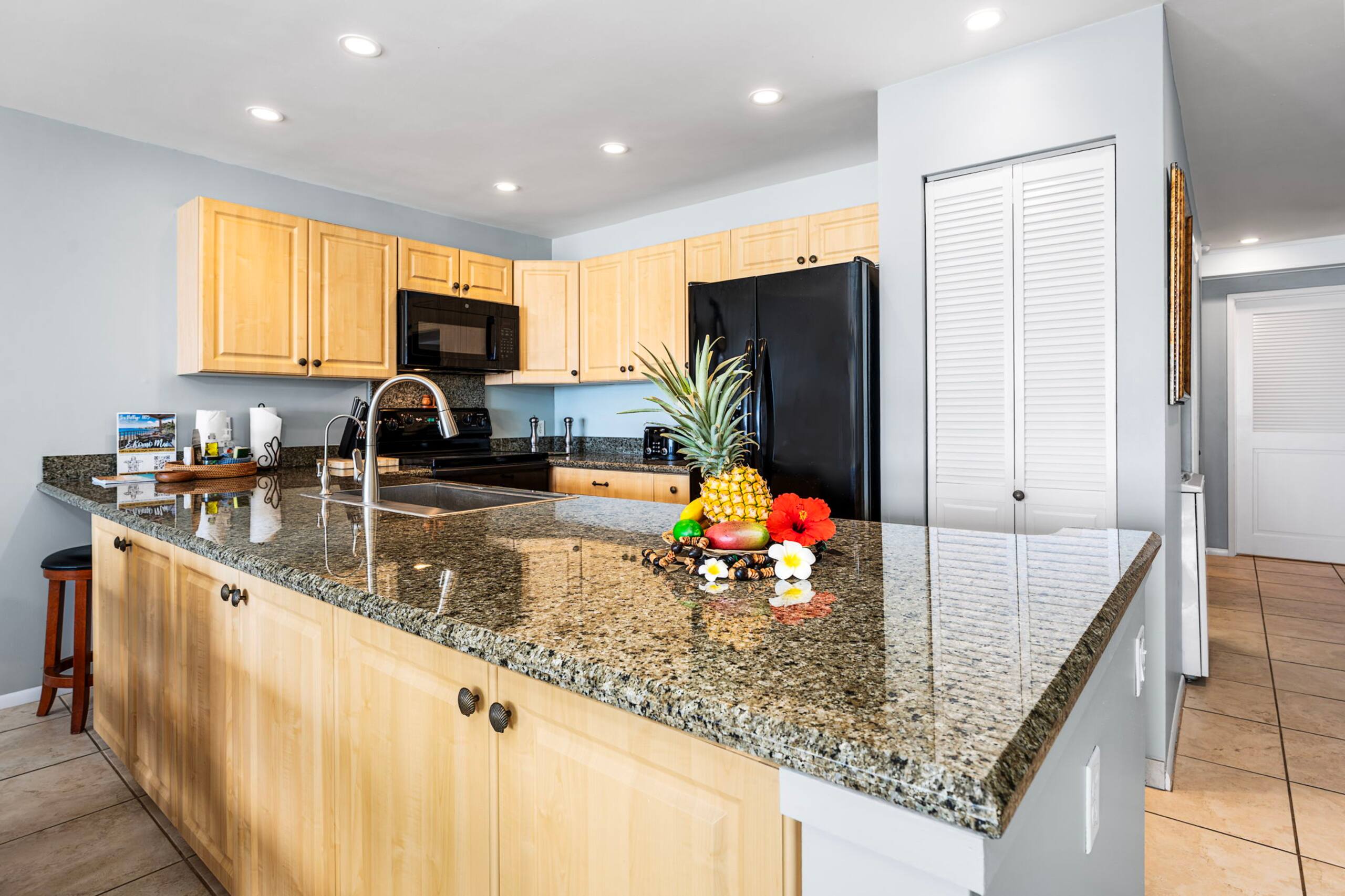 Condo in Kailua-Kona · ★4.51 · 2 bedrooms · 4 beds · 2 baths - Image 10