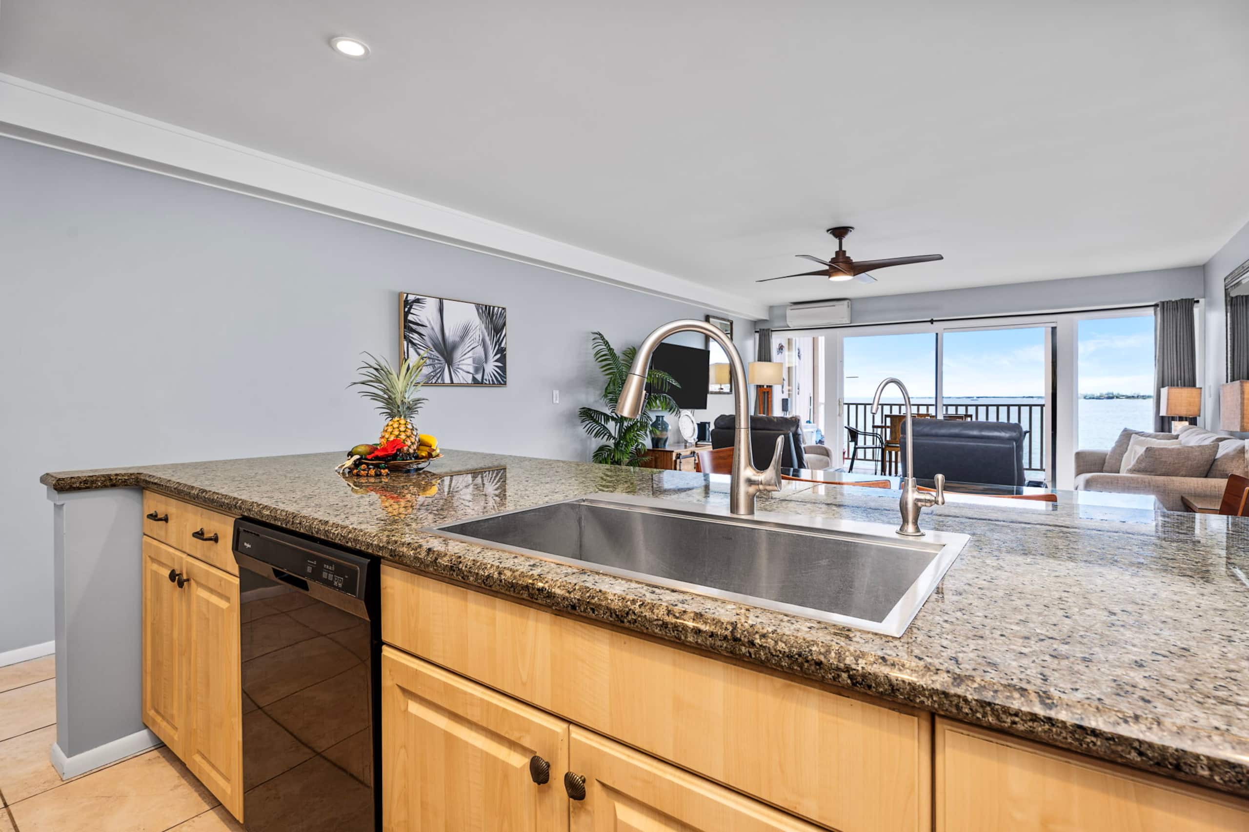 Condo in Kailua-Kona · ★4.51 · 2 bedrooms · 4 beds · 2 baths - Image 13