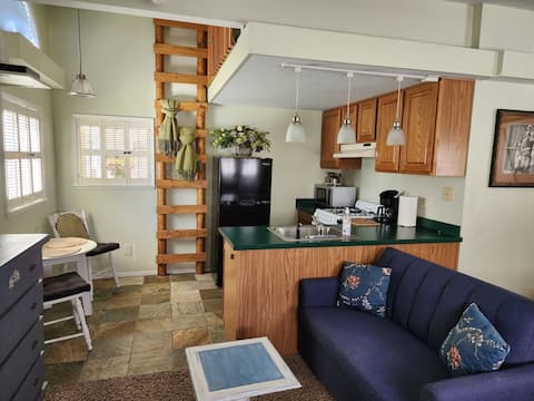 White House Inn Genoa - Cottage