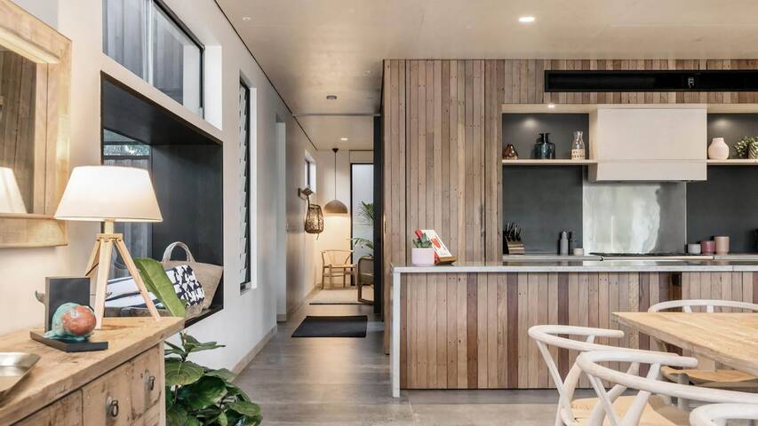 Tallowood – luxury beach house with pool & studio gallery image 2