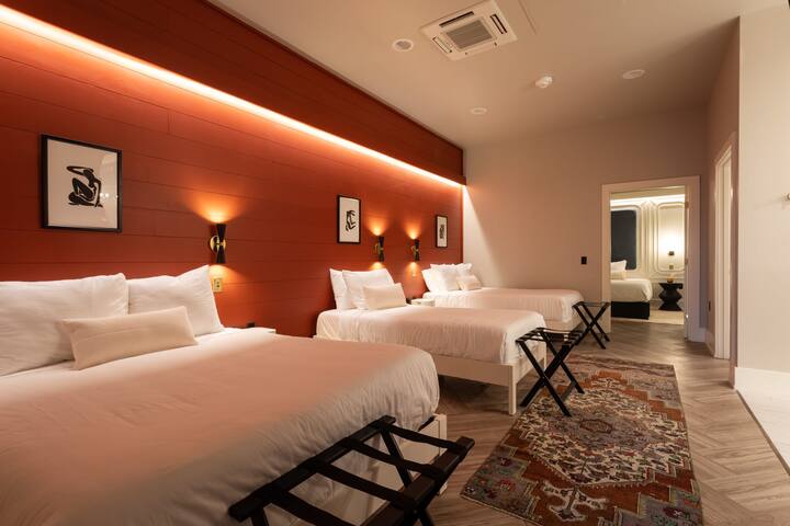 Modern Spacious at Woolworth on Ave of the Arts 31