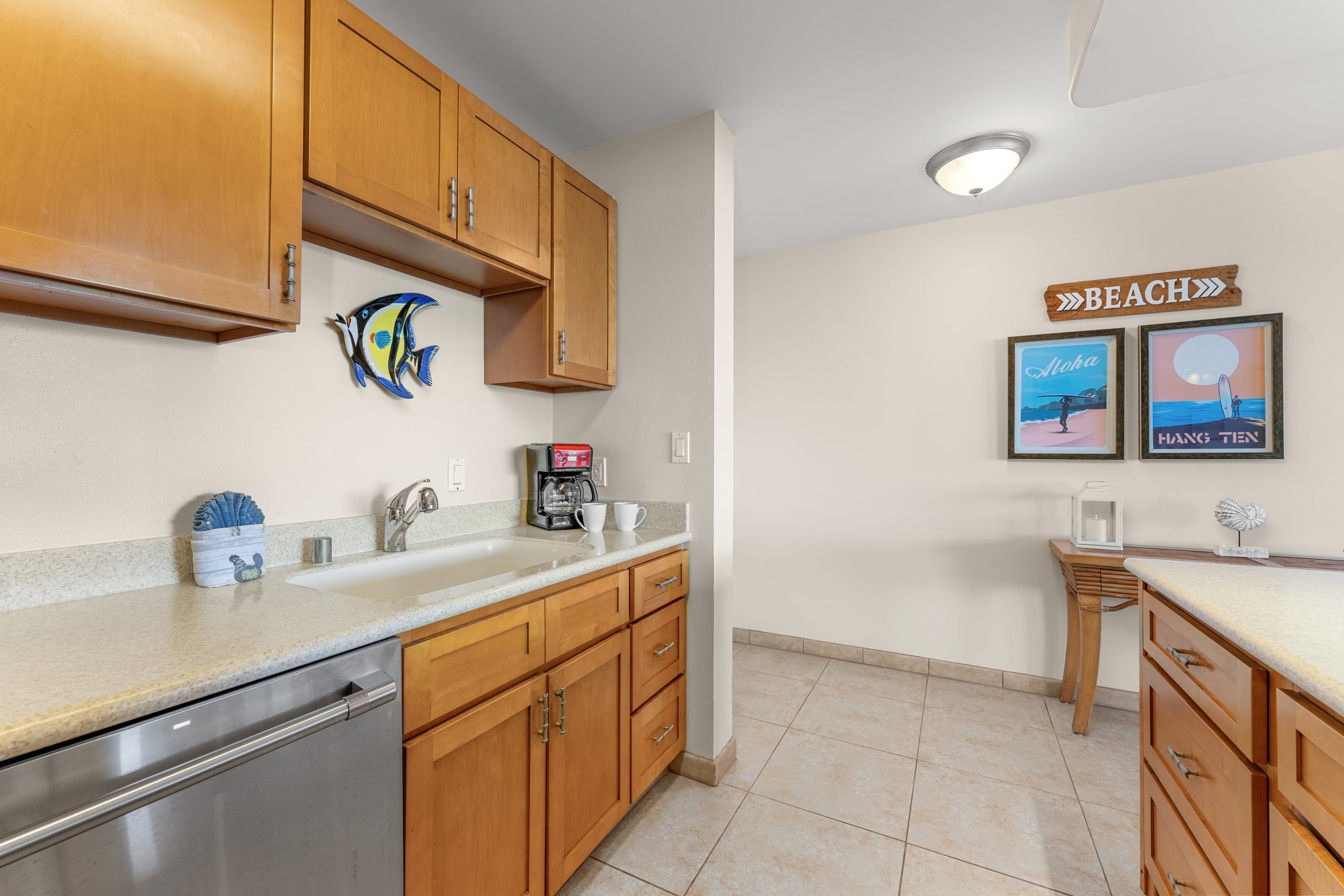 Condo in Lahaina · ★4.94 · 1 bedroom · 2 beds · 1 bath - Image 9