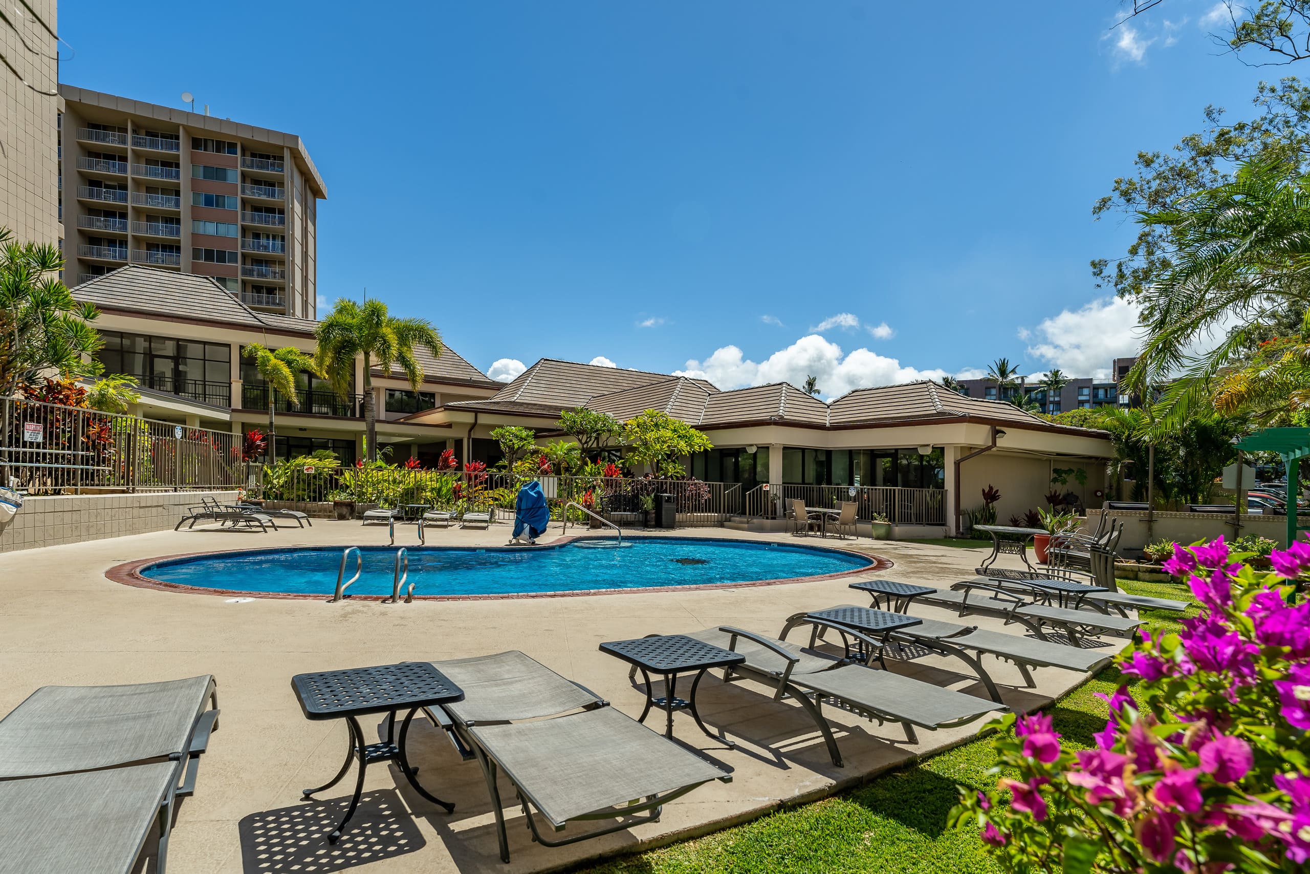 Condo in Lahaina · ★4.94 · 1 bedroom · 2 beds · 1 bath - Image 25