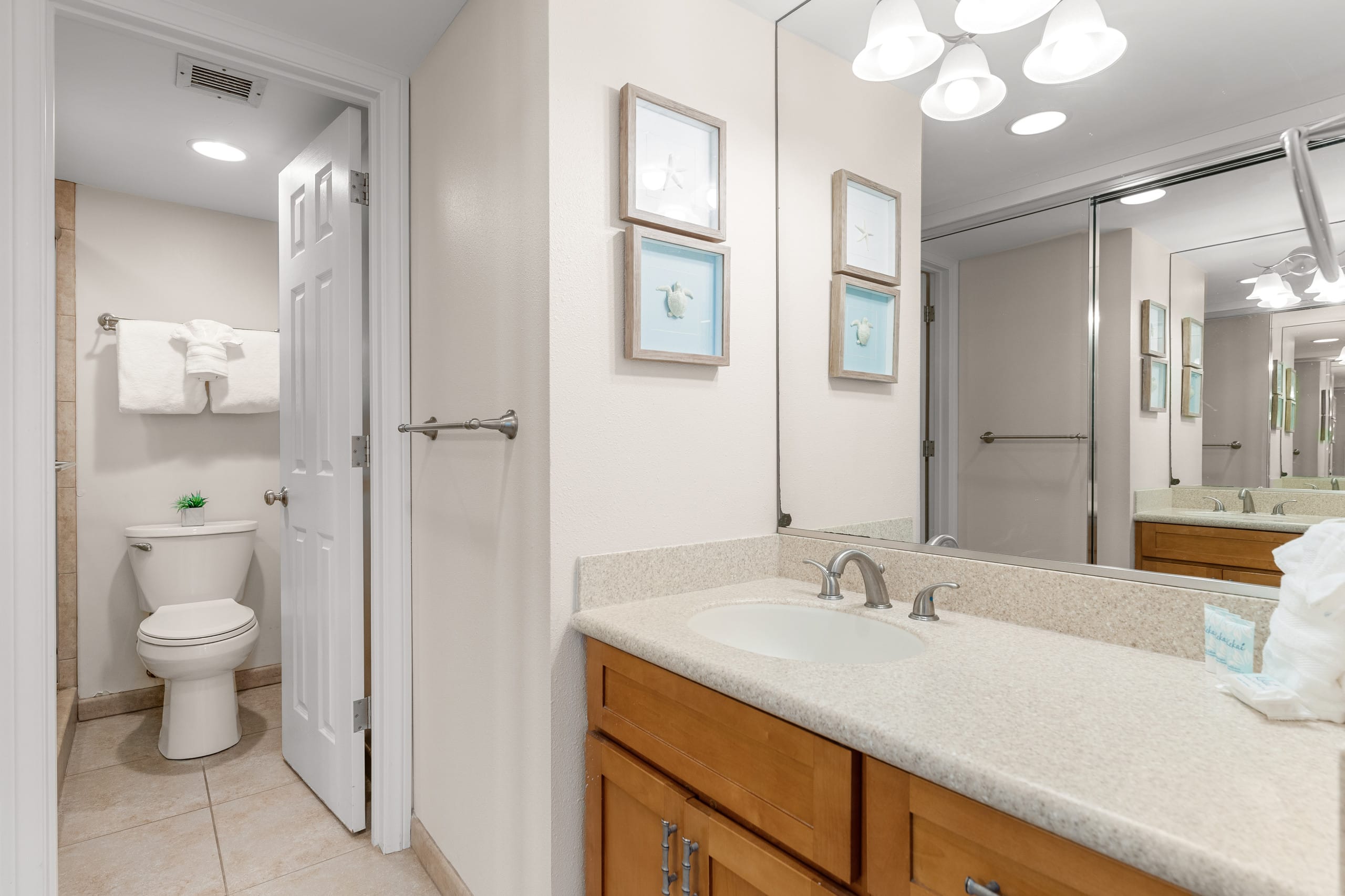 Condo in Lahaina · ★4.94 · 1 bedroom · 2 beds · 1 bath - Image 19