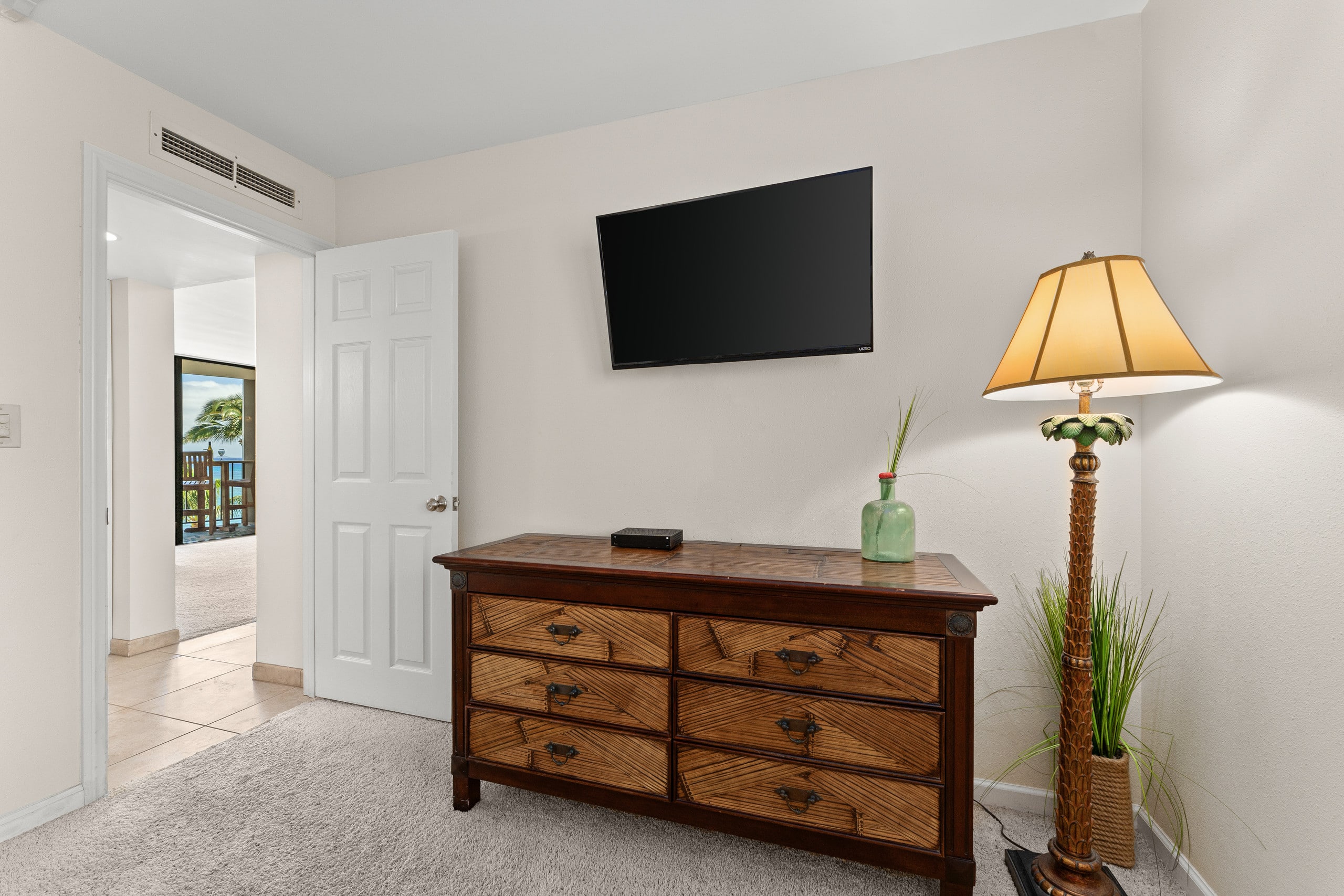 Condo in Lahaina · ★4.94 · 1 bedroom · 2 beds · 1 bath - Image 33