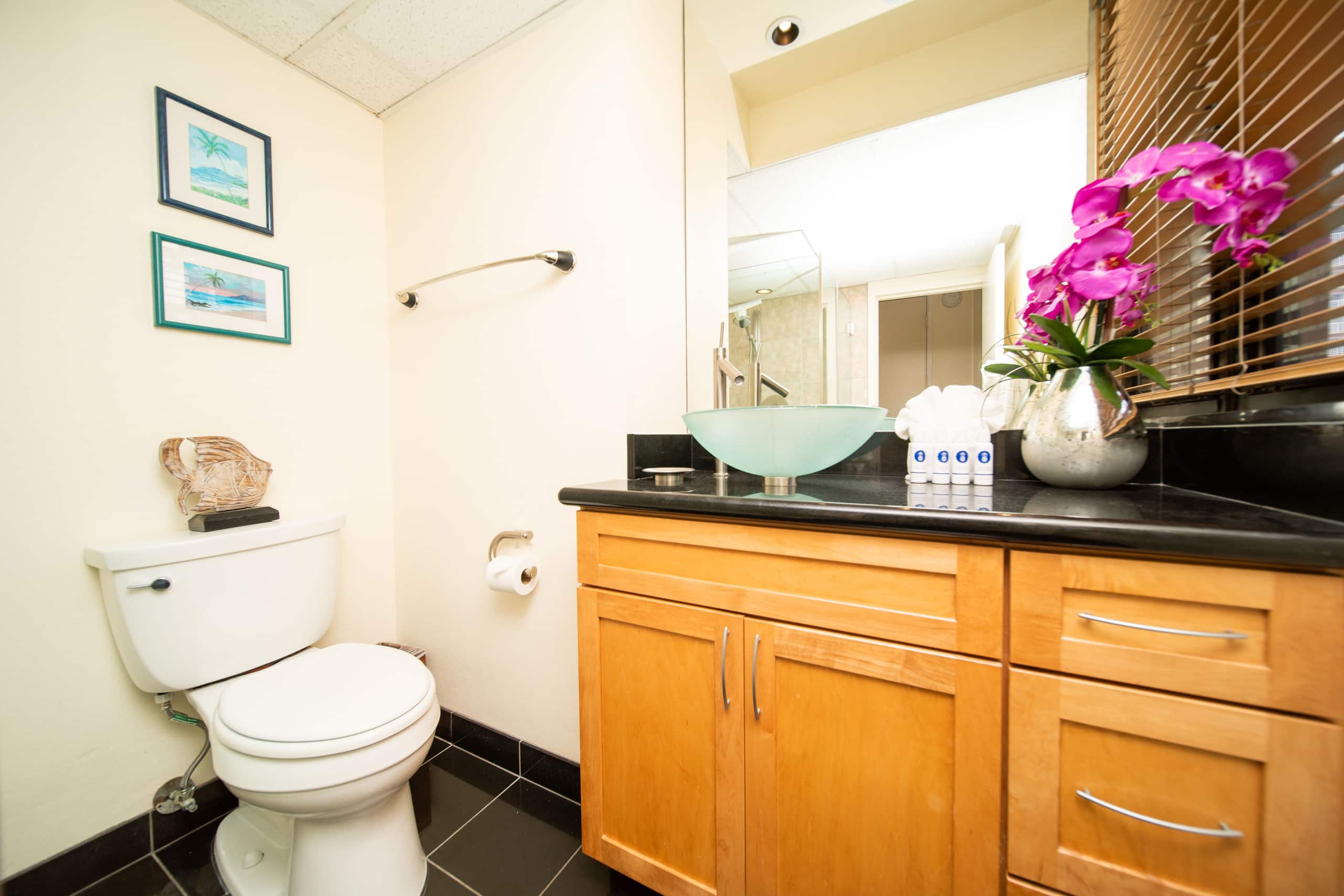 Condo in Lahaina · ★4.81 · 1 bedroom · 2 beds · 1 bath - Image 19