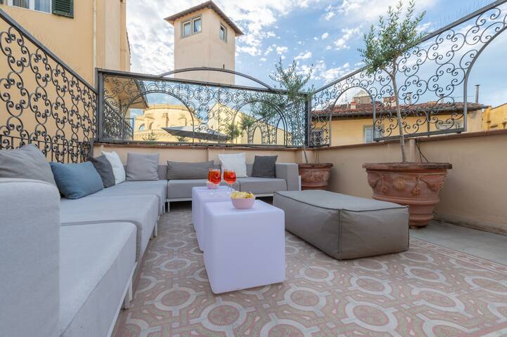 5 Stars Suite with Terrace gallery image 2